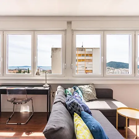 Comfortable With Great And Sea View ספליט