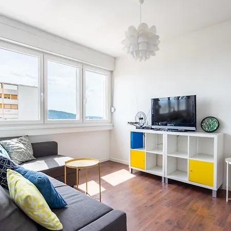 Comfortable With Great And Sea View דירה