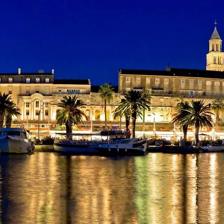 Comfortable With Great And Sea View Apartman Split