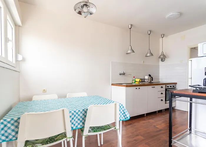 Comfortable With Great And Sea View 아파트